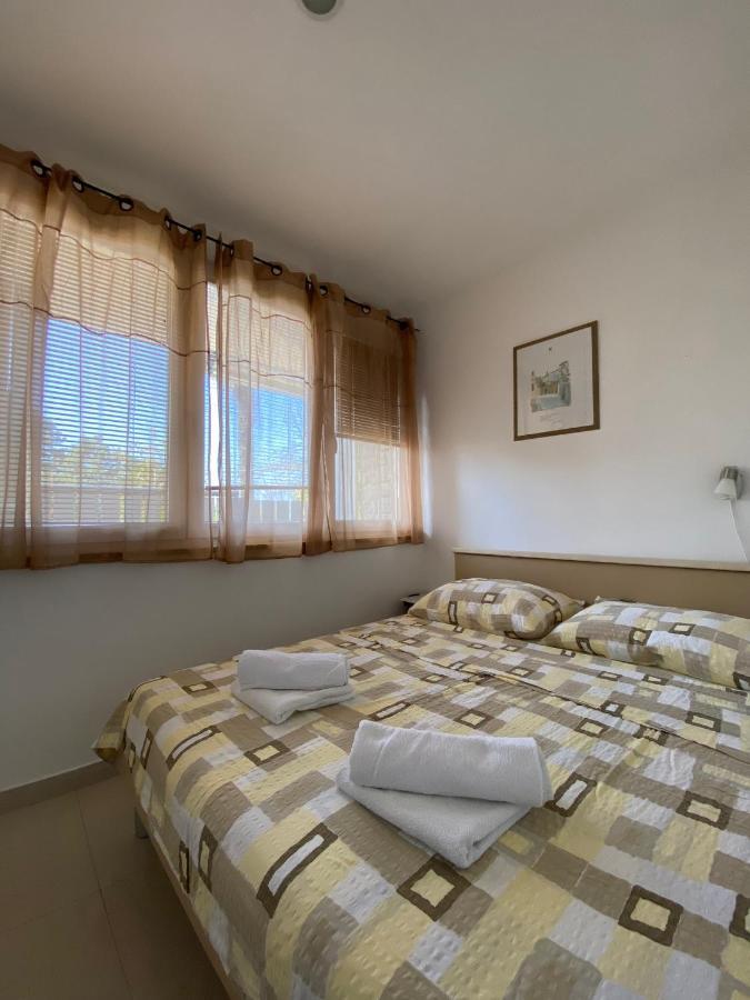 Apartmani Sara Омишаль Екстер'єр фото